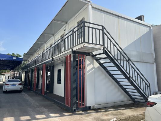 บ้านคอนเทนเนอร์สแตนเลสแบบโมดูเลอร์เคลื่อนที่ Prefab 6 * 3m สําหรับที่พักคนงาน
